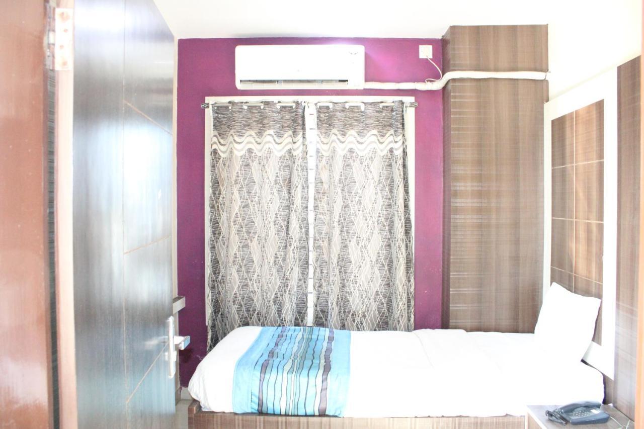 Hotel Square Park Dibrugarh Exteriér fotografie