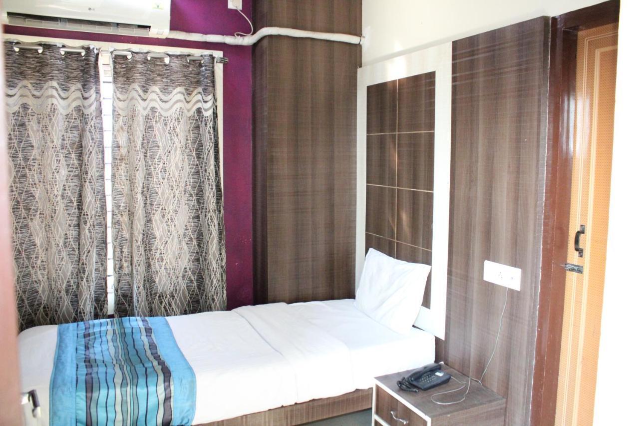 Hotel Square Park Dibrugarh Exteriér fotografie