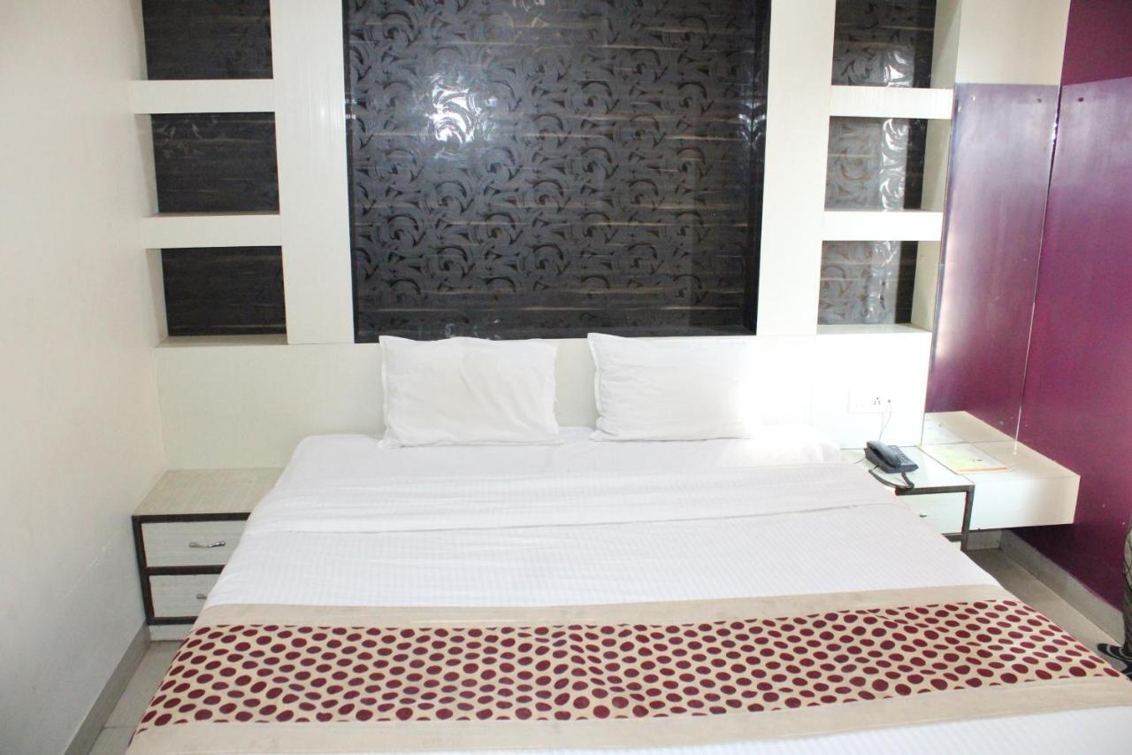 Hotel Square Park Dibrugarh Exteriér fotografie