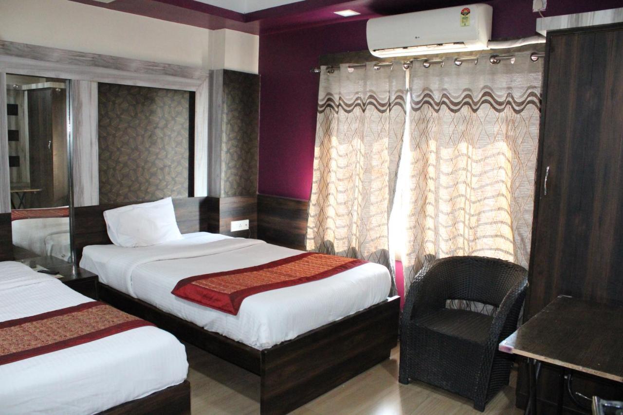 Hotel Square Park Dibrugarh Exteriér fotografie